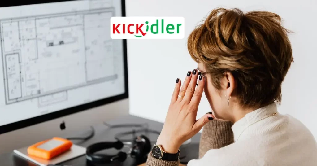 ¿Se puede configurar Kickidler para que el monitoreo sea visible u oculto?