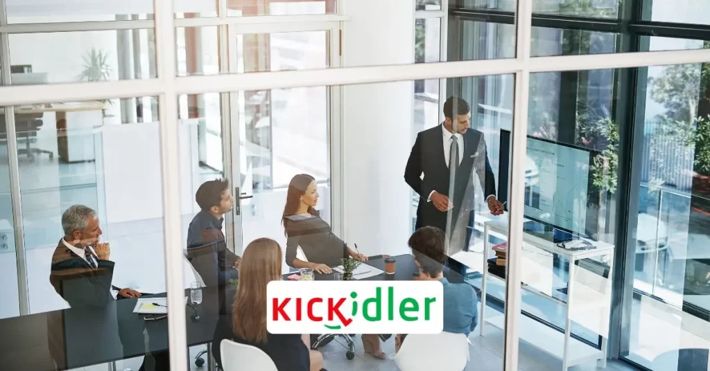 ¿Se pueden limitar los permisos de los supervisores en Kickidler?